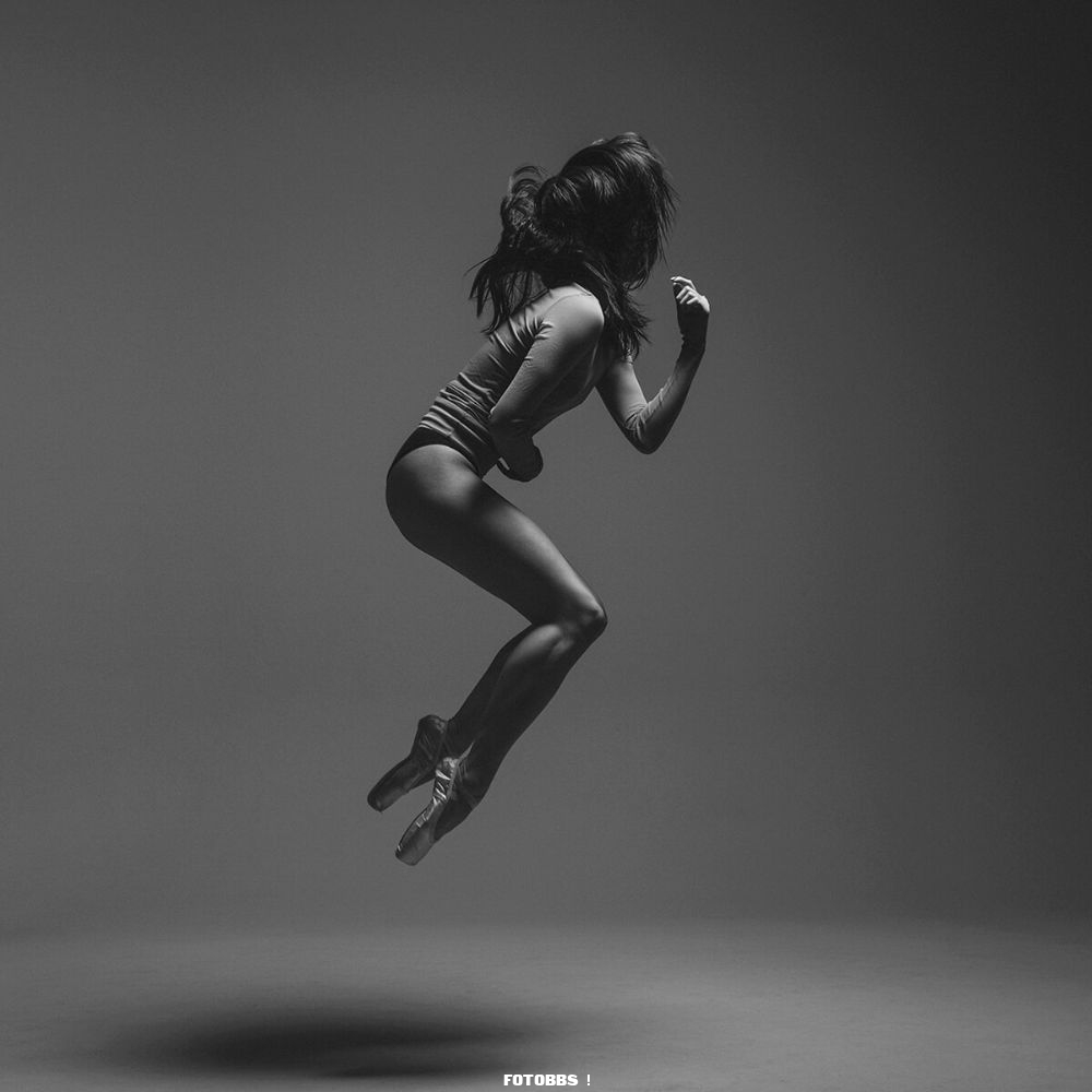 Dancers-in-Black-White-5.jpg